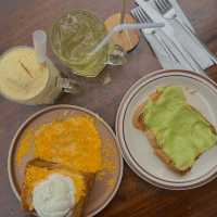 Kanya Nomsod: A Cozy Street-Side Cafe in Hatyai