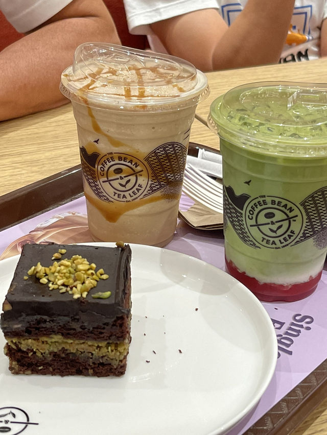 Late-Night Delight: Supper at Coffee Bean, Bagan Ajam ☕🍰