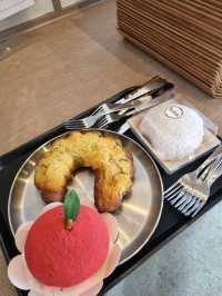 🍞 해월당 대구동촌유원지점 – 베이커리 천국에서 여유를 즐기다! 🏡
