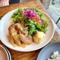 Weekend Brunch at Tas Yard 🍽️