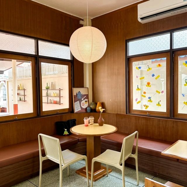 Woody Haus Café - วู้ดดี้ เฮ้าส์ คาเฟ่ 🏠✨🧡