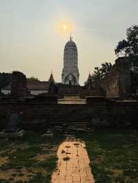 วัดพุทไธสวรรย์ สายมูต้องมาเสริมโชคลาภและพลังศรัทธา