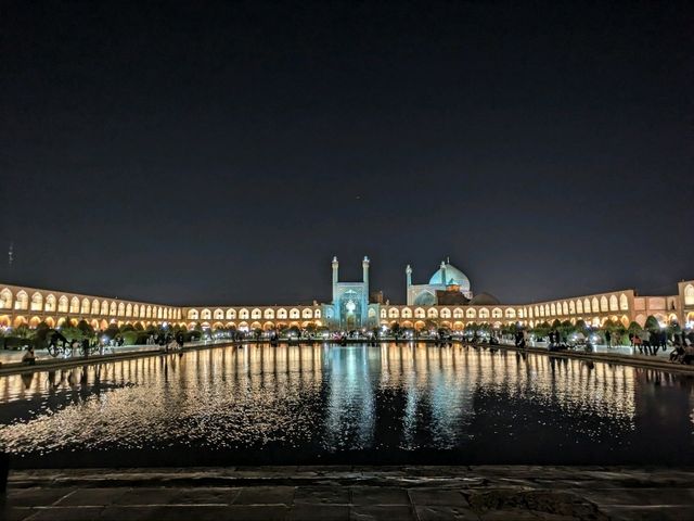 夜のイマーム広場