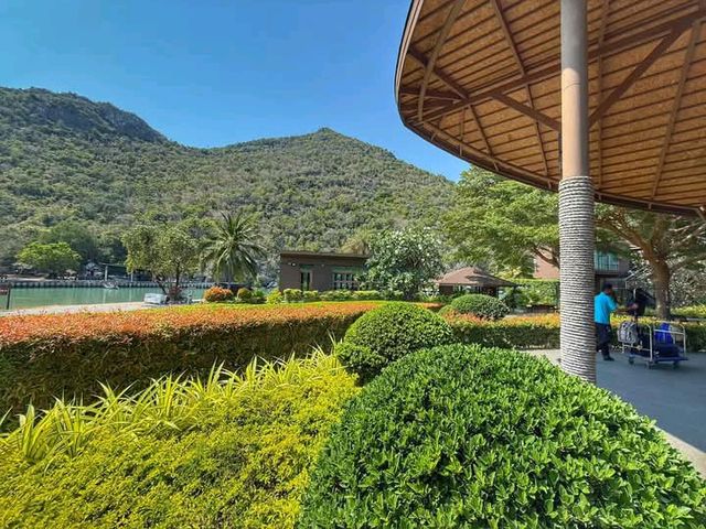 หาดส่วนตัว วิวสุดจึ้ง La Isla Beach Resort✨️