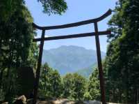 霊山石鎚の真正面。パワースポット