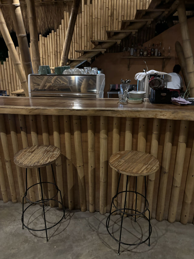 Dulu: A Great Spot to Eat in Tambolaka 🍽️🌿