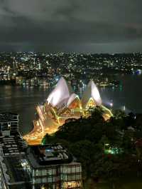 The InterContinental Sydney, a nice hotel with excellent service and breathtaking views.