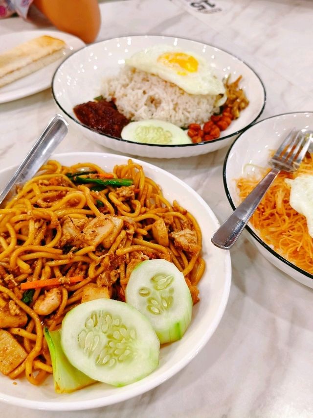 Brewing Traditions: Savor the Heart of Johor at Hong Gim Coffee
