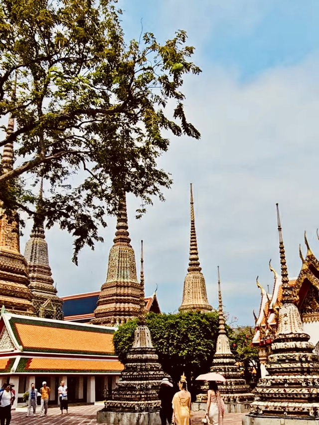 Wat Pho’s Reclining Buddha: A Sight to Behold