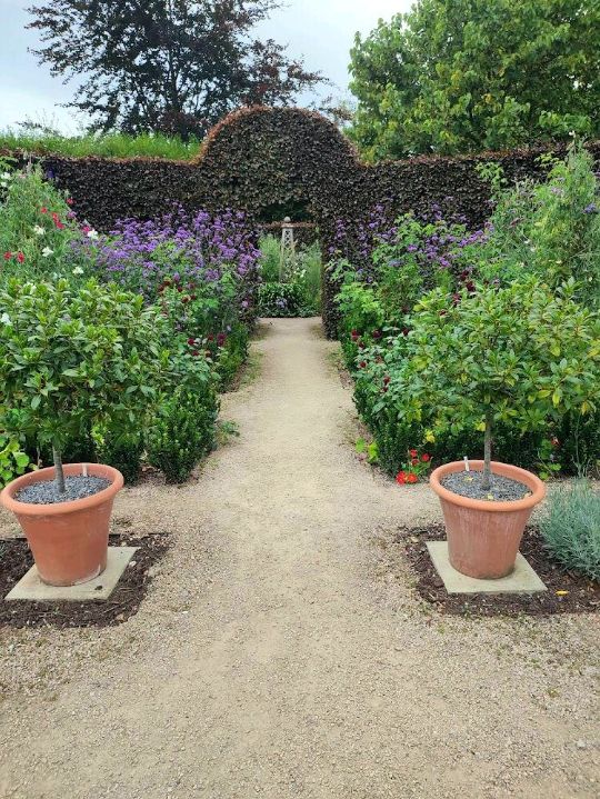 Winterbonrne House and Garden