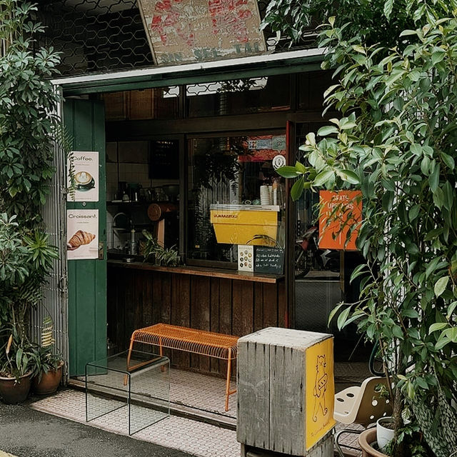 Artistic Charm at Sin See Tai Cafe