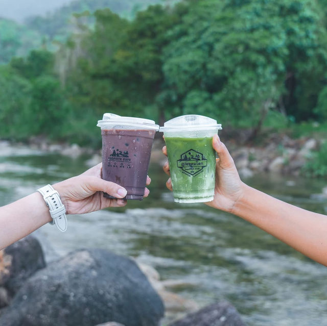 คาเฟ่ริมน้ำมองวิวภูเขา ความสวยงามของนครศรีธรรมราช