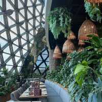 “Dusit Thani Laguna – A Tranquil Thai-Inspired Oasis in Singapore”