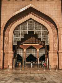 Serenity in Pink: A Peaceful Spring Morning at Putra Mosque