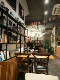 Cozy Café & Creamy Pistachio in Lovely cafe 