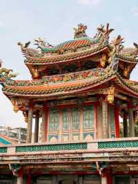 🌸 Tranquility in the Heart of Taipei – Longshan Temple Magic