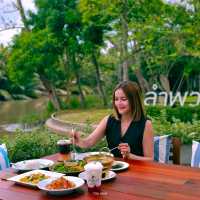 ที่พักติดริมคลอง บรรยากาศส่วนตัว อัมพวา