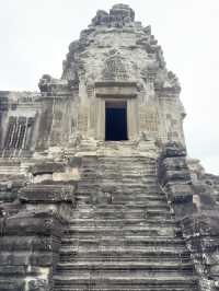 Angkor Wat: A Journey Through Time🛕🇰🇭