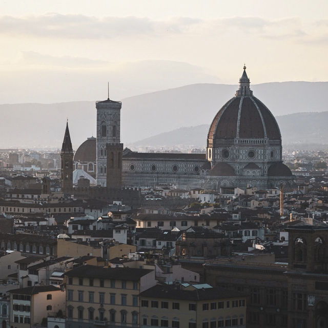 Florence | Turning the Pages of an Art Magazine While Wandering Florence's Streets! 🎨🇮🇹