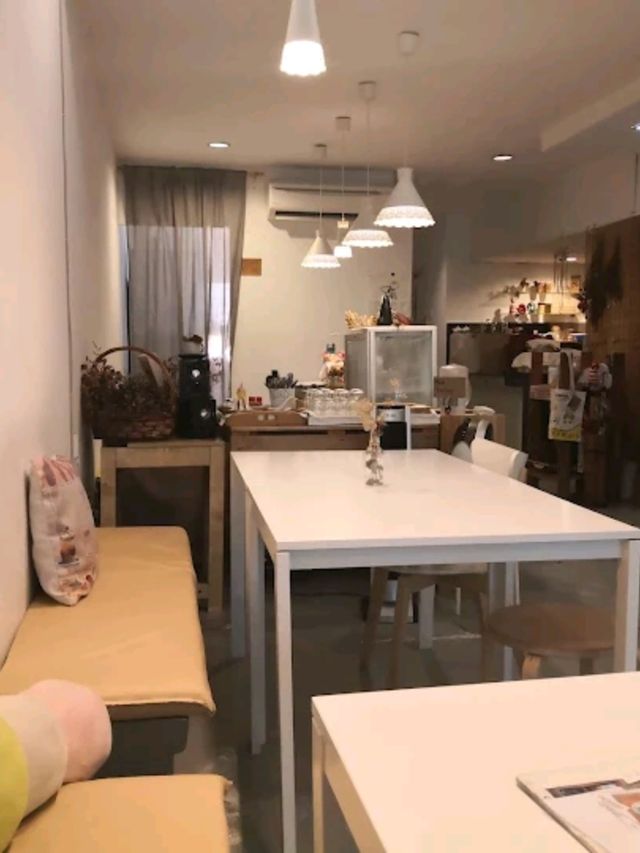 A Wooden Tray of Joy, Manila’s Hidden Cafe Gem