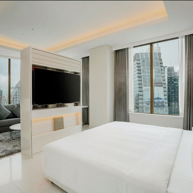 A Harmonious Blend of Japanese Elegance and Thai Charm