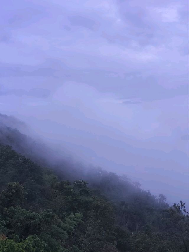 จุดชมวิวปลายฟ้า - มุมสวยในอุทยานแห่งชาติศรีน่าน