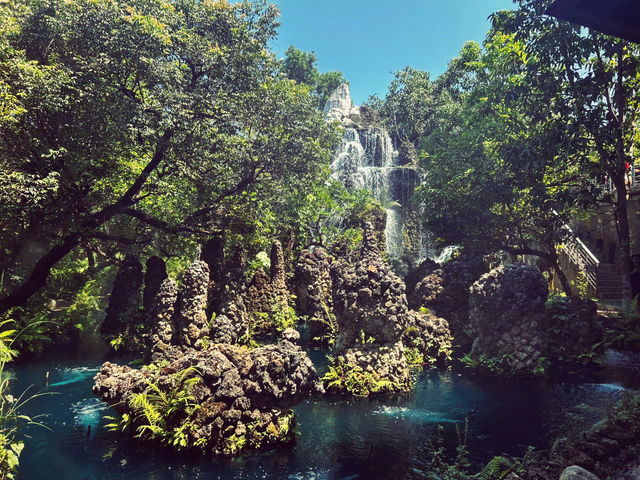 คาเฟ่ ที่อยู่บนดินในแดนดินสรวงสวรรค์