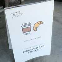 “76A The Space – คาเฟ่โคโลเนียลลอฟต์ที่พาใจย้อนยุค