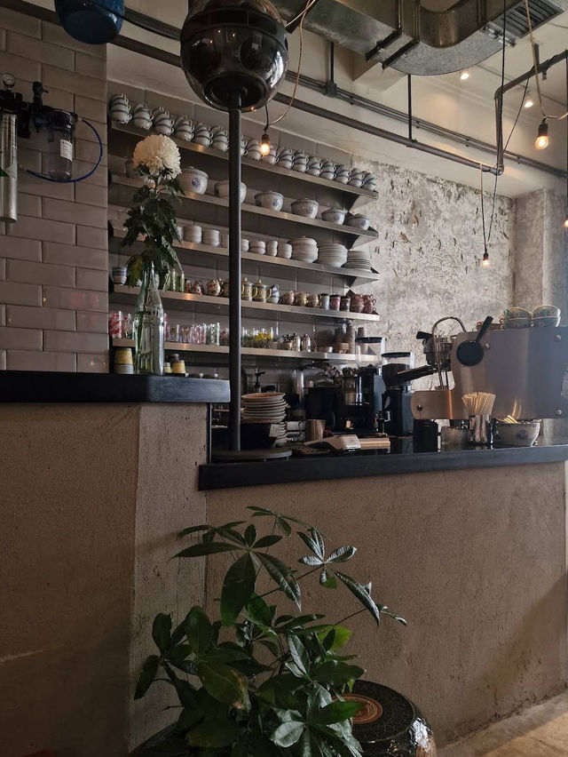 Halfway Coffee in Hong Kong is a charming café that blends vintage aesthetics!
