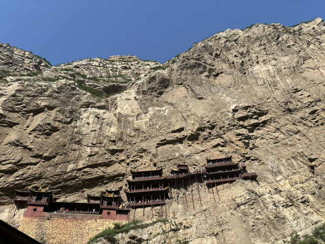 Cliff temple 