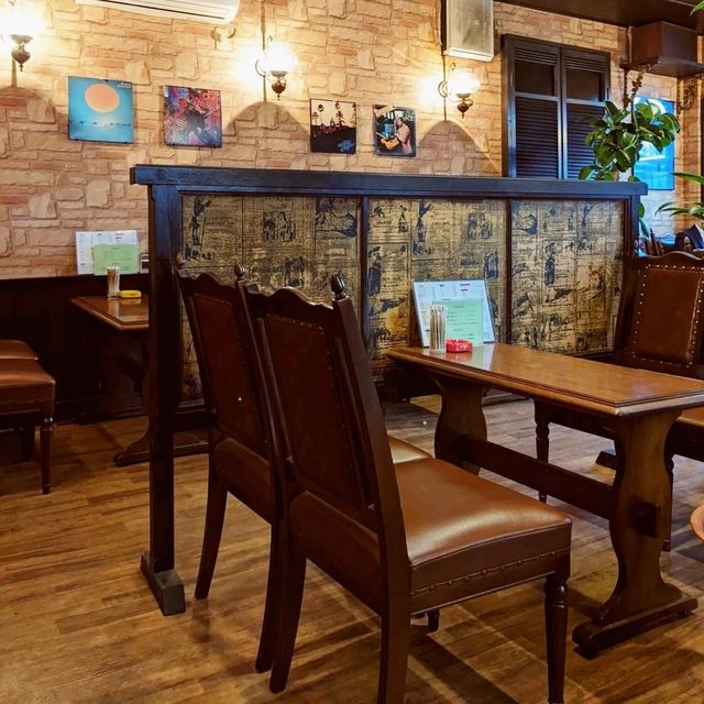 TEA ROOM CAMEL
