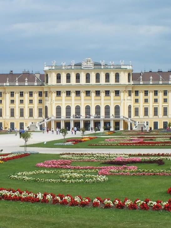 【ウィーン・シェーンブルン宮殿】🏰マリー・アントワネットも過ごした、夢のようなバロックの庭園へ。