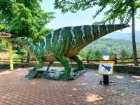 공룡 앞 포토존에서 인생샷 찰칵📸🦕