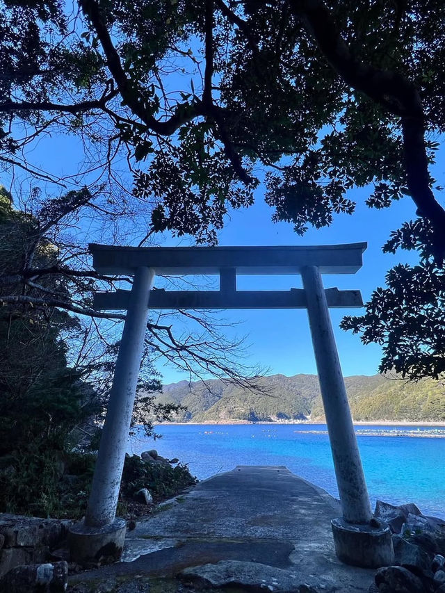 【海に続く神秘の鳥居⛩️阿古師神社で“祈りの絶景”に出会う】
