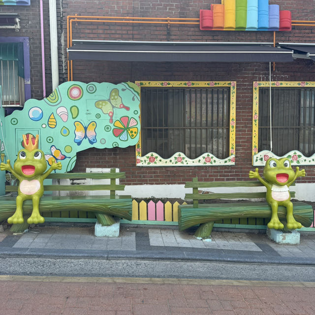 松月洞童話村 (송월동 동화마을)