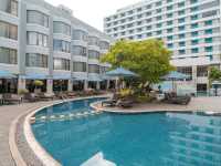 โรงแรม เดอะ เบย์วิว พัทยา