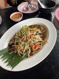 ลาบศรีสะเกษ เลียบทางรถไฟตลิ่งชัน😋
