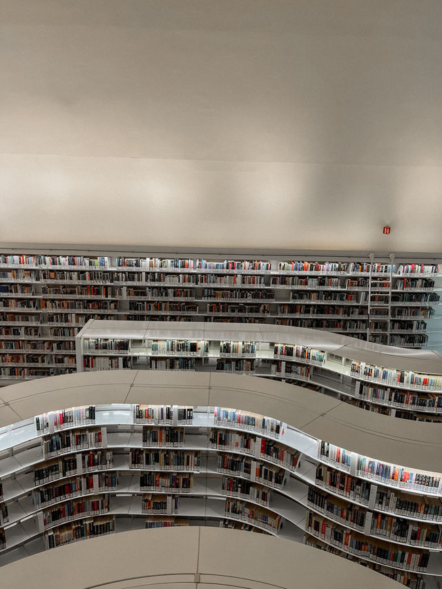 library Orchard Singapore 📚