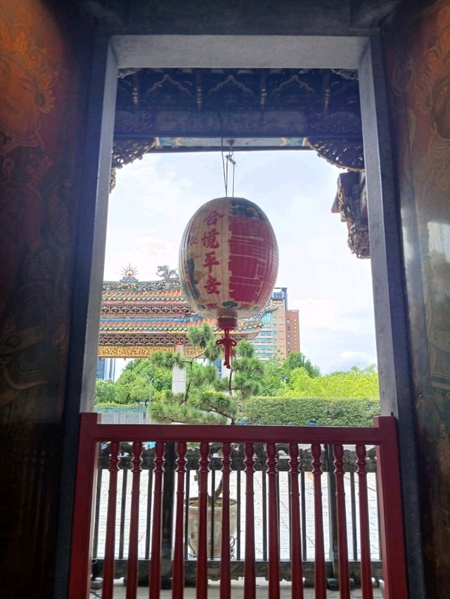 ขอพรเทพเจ้าที่ วัดหลงซาน