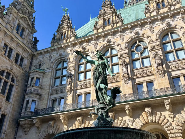 Hamburg: An Unexpected Delight! 🇩🇪⚓