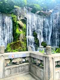 Tranquil Vibes at Taipei’s Timeless Longshan Temple