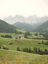 Val di Funes หนึ่งในหุบเขาที่สวยที่สุดของอิตาลี่