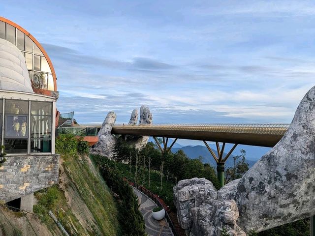 Golden Bridge (Ba Na Hills)
