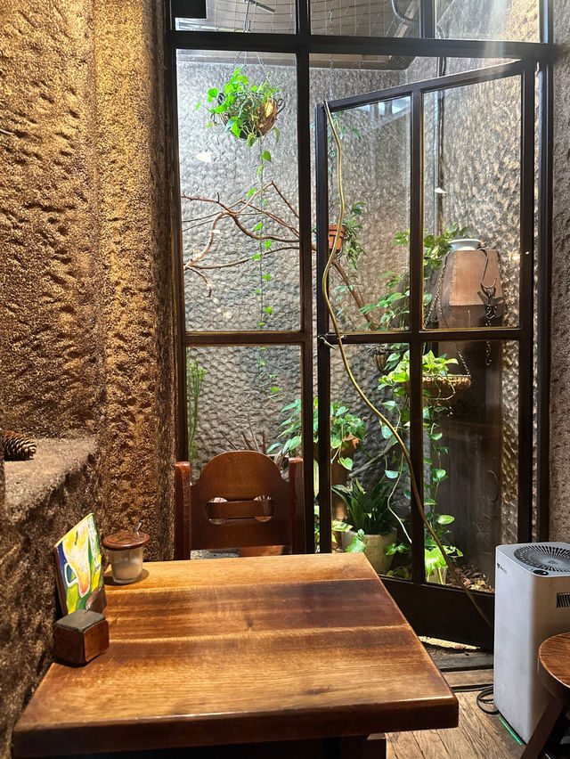 異空間の老舗カフェ☕️