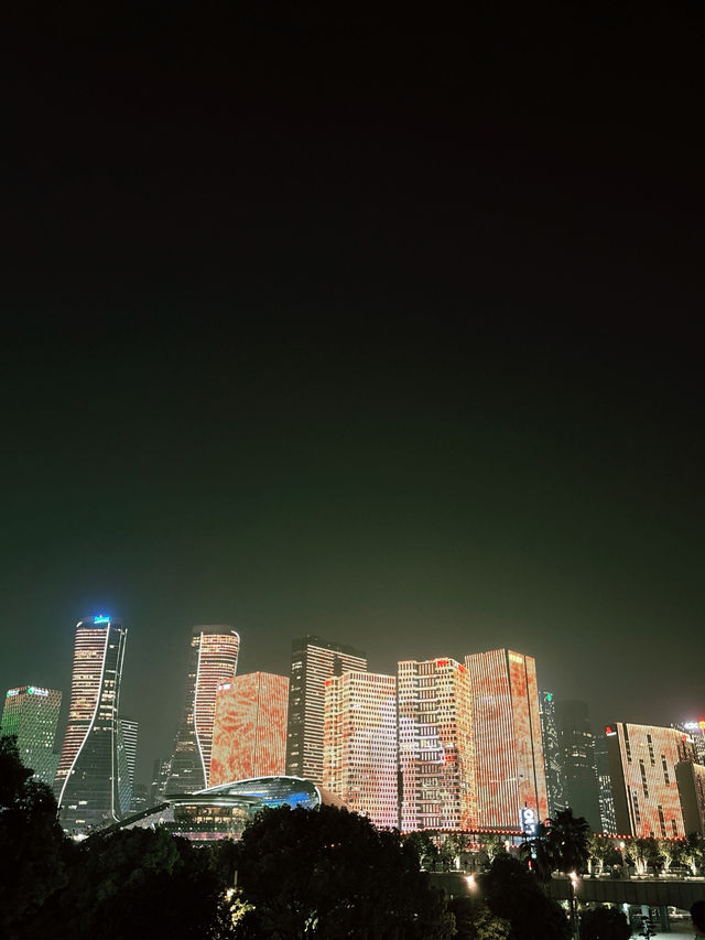 ชมไฟยามค่ำริมแม่น้ำ Qiantang