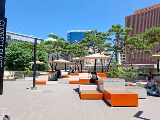 首爾車站一出來就能血拼！來逛【樂天Outlet＋樂天超市】