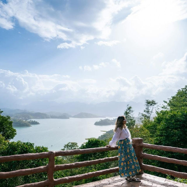 ที่พักใกล้ชิดธรรมชาติ เขื่อนเชี่ยวหลาน 🌊🌳
