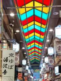 【錦市場】京の台所で食べ歩き三昧🍡五感で楽しむグルメ旅