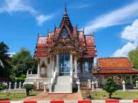 Visit the Majestic Reclining Buddha at Wat Hat Yai Nai