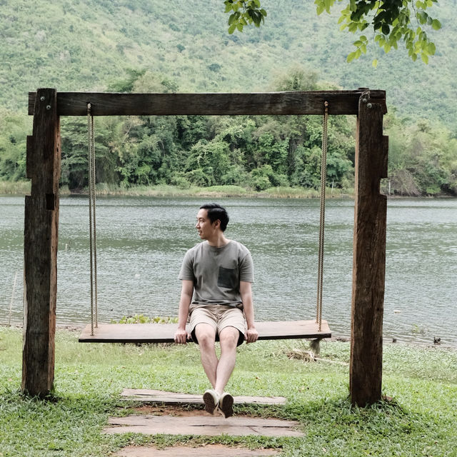 🌅 Lakeview Cafe – วิวเขื่อนสุดชิลล์ในกาญจนบุรี